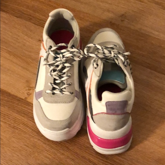 Sport shoes - Picture 3 of 7